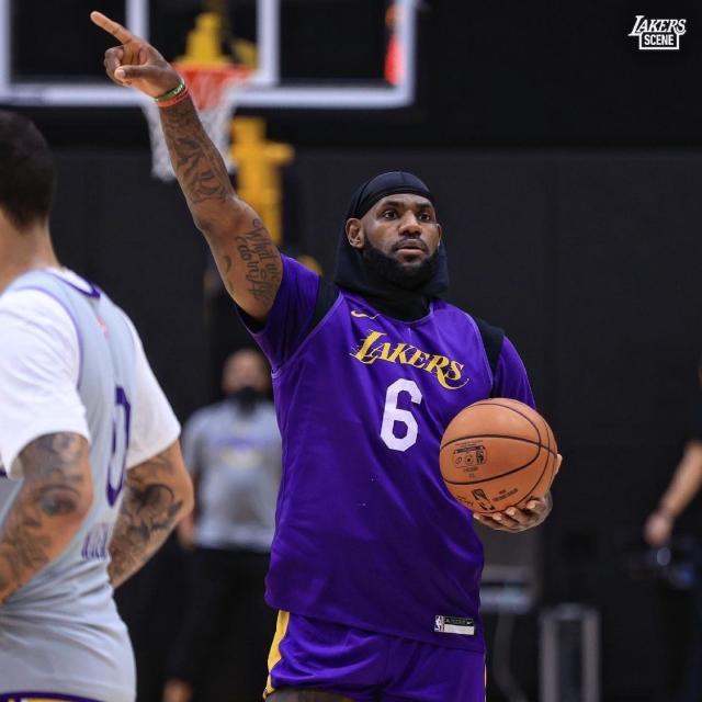 乐鱼app-多个消息源释放积极信号 勒布朗是否会在明天复出